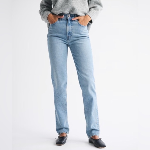Abercrombie & Fitch Denim - Abercrombie & Fitch The 90’s Straight Ultra High Rise Curve Love Jean